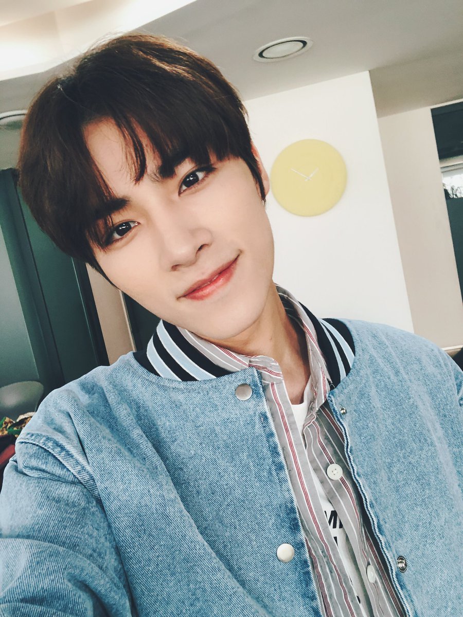 eevry_onewoo's tweet photo. hbd junjun 💕
#HAPPYXIAOJUNDAY 
#肖俊0808生日快乐
#샤오쥔_팔팔데이_건강하자_영양제_사먹어 https://t.co/d8kOhyGKnt