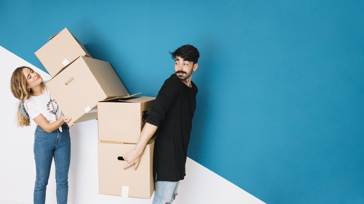 CartonCommun's tweet photo. Vous êtes #étudiant , vous déménagez bientôt et êtes à la recherche de #cartons ? 📦☺️ #CartonCommun est là pour vous aider ! 💪🏼 Récupérez GRATUITEMENT, cartons et emballages dans toute la France en déposant votre annonce sur https://t.co/VG1Y3KxMSF 📦🙋🏽♀️🙋🏼♂️ #vieetudiante https://t.co/S5JK9GDy0N