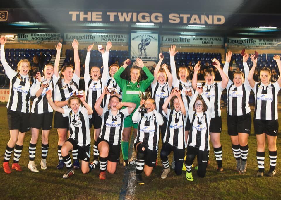 ravenettes_07's tweet photo. We are looking for one player, ideally someone who enjoys playing up front although this is not a necessity. We play Saturday mornings in the Derby Girls and Ladies League and train at Newbridge School, LE67 Thursday evenings. School year 10/11 - please get in touch if interested https://t.co/oHiOQKKInZ