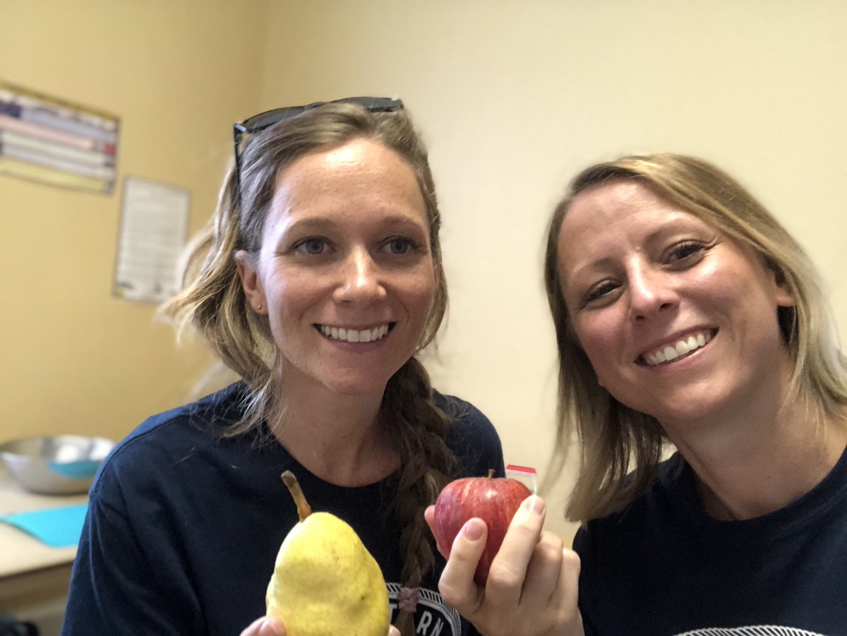 ML_SchoolHealth's tweet photo. Gettin’ set up for #food4thought at Craigwood while the youth and #stem2stern build away! 🚣♀�� 🥘 #mldietitian @MLHealthUnit ^KM https://t.co/36bloo5G8m
