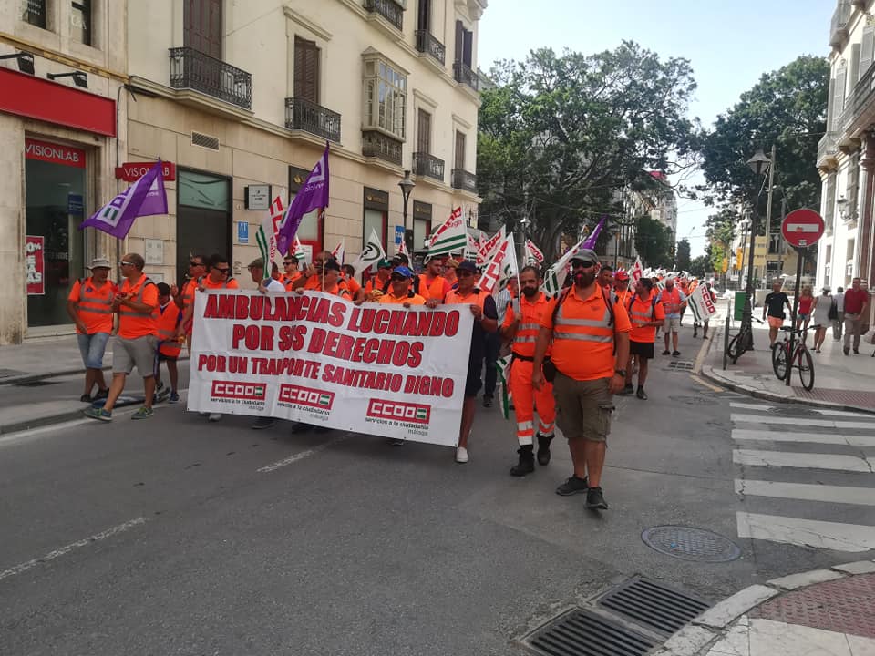 NicoSguiglia's tweet photo. El servicio de ambulancias es básico para la salud de nuestra población y debe contar con salarios y condiciones de trabajo dignas. 
Todo nuestro apoyo a las movilizaciones de los-as trabajadores-as de ambulancias. Exigimos a @AndaluciaJunta que atienda a sus justas demandas. https://t.co/cMW8iTampi