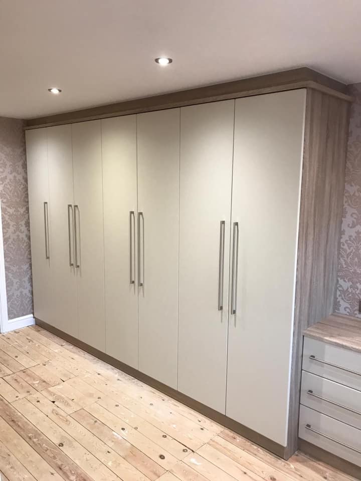 hemingwaydes's tweet photo. 5 door Wardrobe Run..

Vinyl wrapped doors in White Flat and Sonoma Oak Carcass

#Bedroom #Wardrobes #Newbedroom #Furniture #TradePrices #Furnituremanufcaturer https://t.co/RqmNWFNKOC