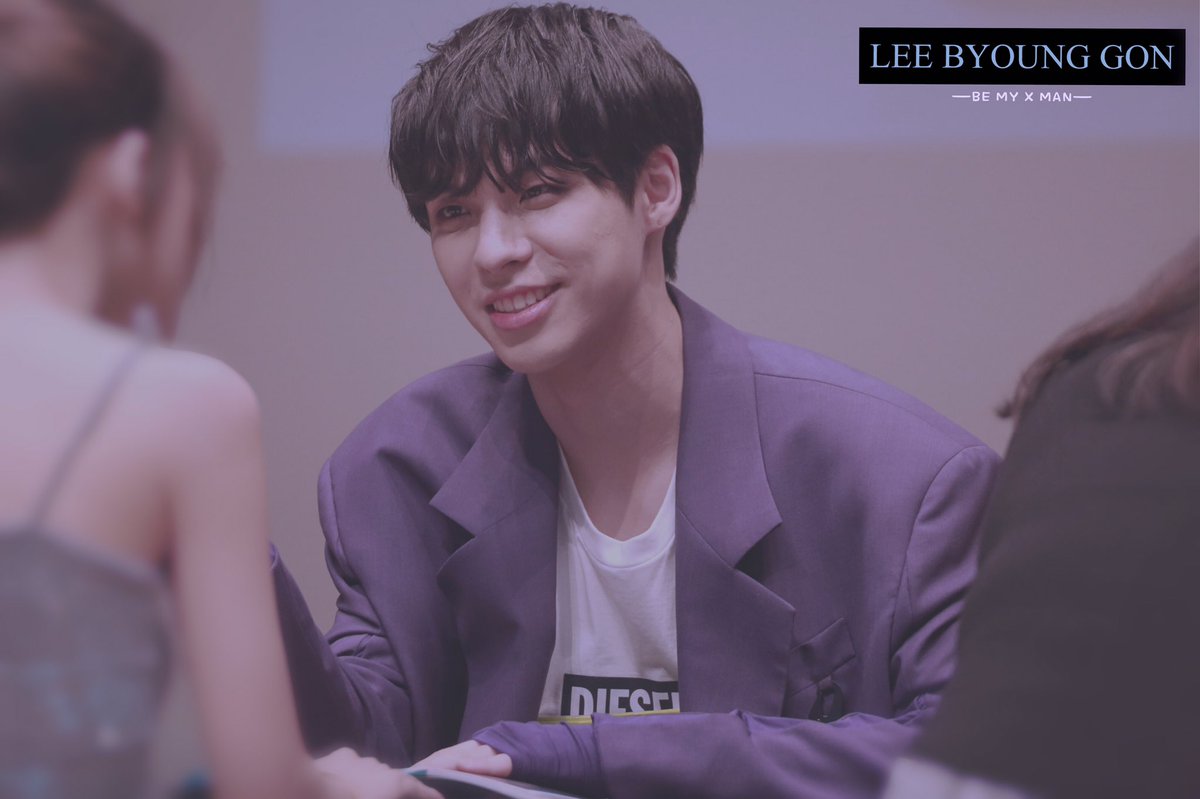 BeMyXMan305's tweet photo. 190804 마포 팬사인회

#CIX #씨아이엑스 #BX #비엑스 #LeeByoungGon #이병곤 https://t.co/Lb9UwgS69M