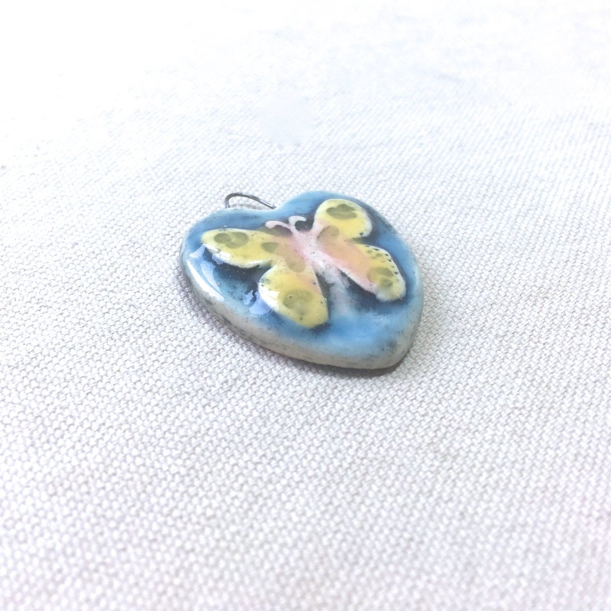 ZenCatPottery's tweet photo. Ceramic Butterfly Pendant, handmade https://t.co/vMsvU8mMJT via @EtsySocial #epiconetsy #etsyshop #mothsteampunk #necklacecomponent https://t.co/0h4hALK97I