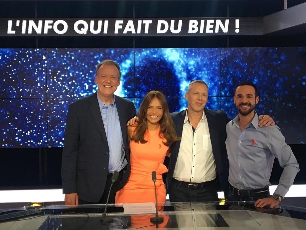 CNEWSLesOFF's tweet photo. 🌸 RENDEZ-VOUS
À 13H00 sur @CNEWS, @KarineArsene reçoit @DerekAmato, virtuose atteint du syndrome du savant acquis et Dawson Church, chercheur, conférencier et auteur du best-seller Le génie dans vos gênes (Dangles) sur le plateau de #LIQFDB https://t.co/AmTIF15uxJ