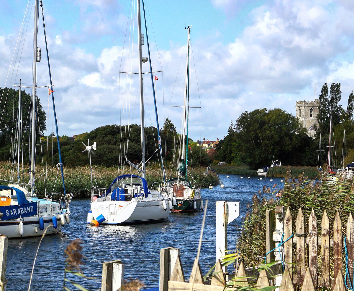 VisitWestDorset's tweet photo. Love visiting Wareham, a wonderful ancient Saxon walled town, it’s like walking in King Alfred’s footsteps! There’s so much to see and do, great for holiday visitors! #Dorset #visitwareham #kingalfred @VisitWareham #visitdorset https://t.co/pFYibOvei1