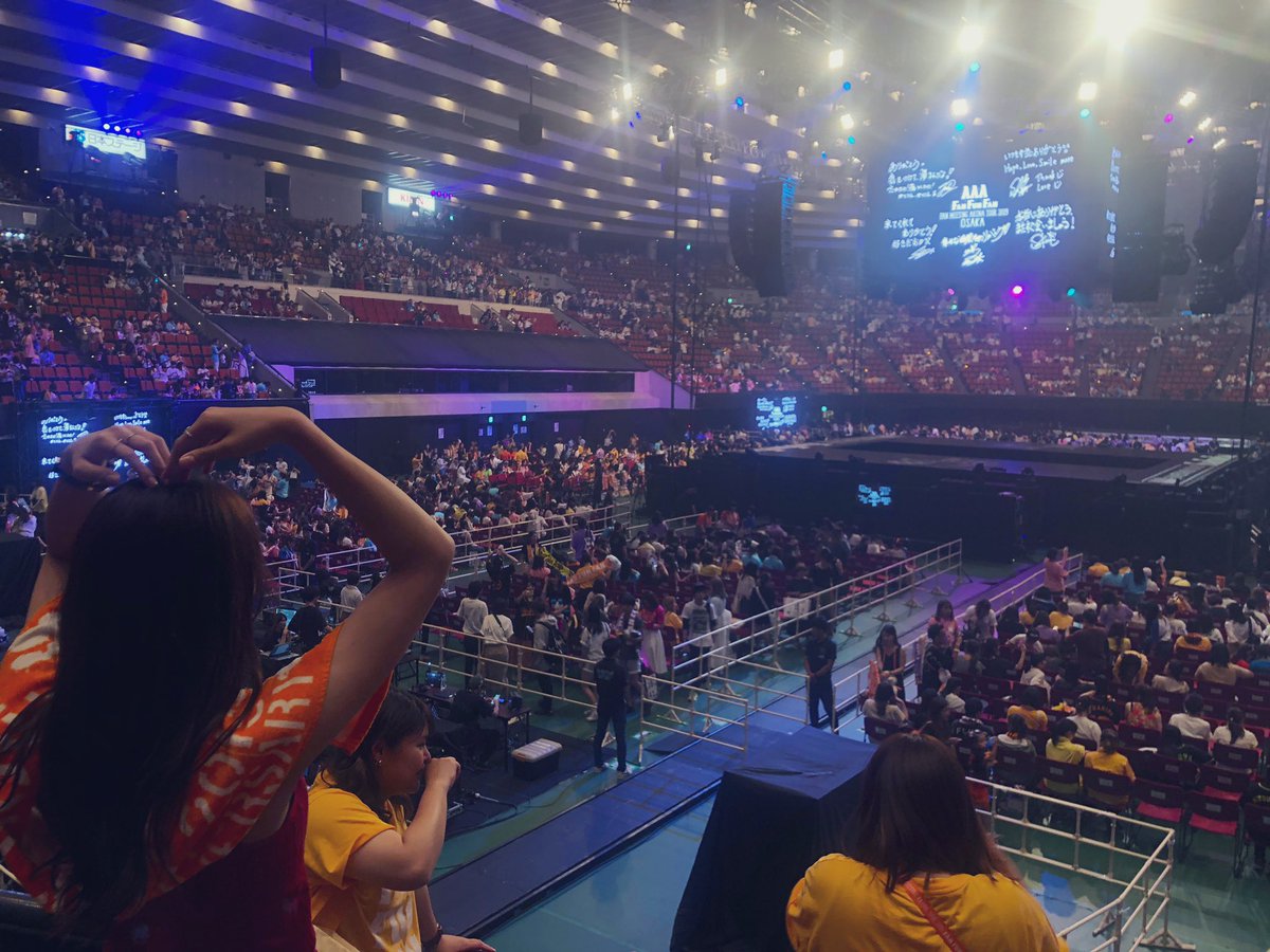 aaacha2424's tweet photo. #AAAFANFUNFAN2019 08/07
昼の部はスタンド2列目 
夜の部はアリーナ6列目
Nissyソロ公演の時にしてもらえたハートポーズをもう一回一緒にして欲しくて今回も必死にアピールしてたら両部ともしっかり両手でハートポーズして頂けました。これ以上の幸せはどこにあるのだろうか心の底から好きが溢れた https://t.co/xfLUIJEHkP