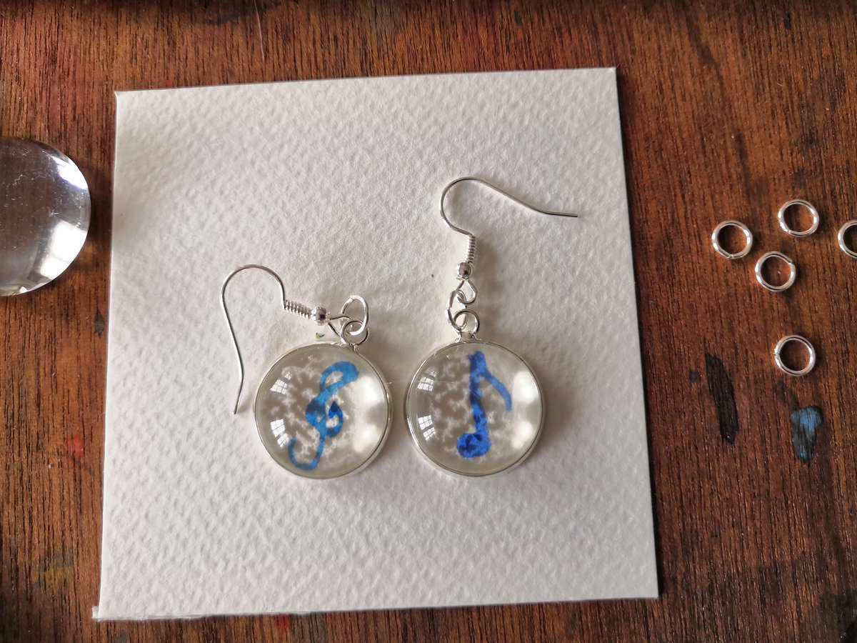 Petitmondedeve1's tweet photo. #vacances actives #nouveaute #boucleoreille #dormeuses #clips #aquarelle #watercolour #cabochon #petitmondedevenise a personnaliser sur demande #personnalisation #cadeaux #cotedazur #frenchriviera #cotedazurfrance https://t.co/XRANCOJp1c
