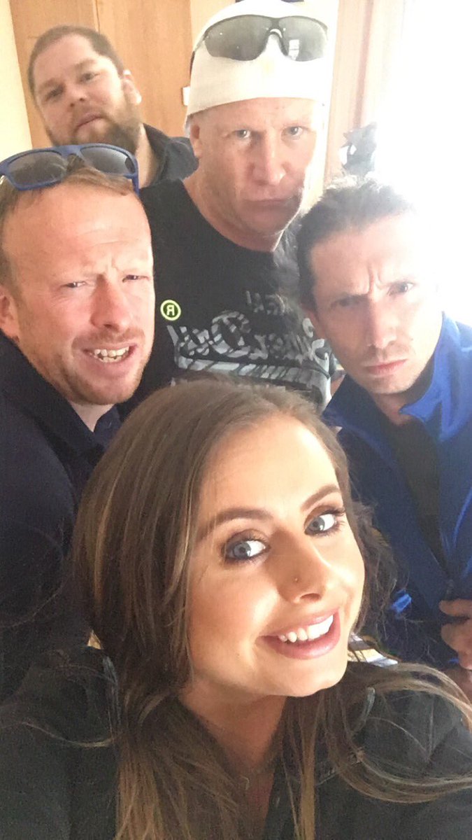 Sezryan's tweet photo. The beatyard ✌🏼💃🏽🕺🏻🍻#thebeatyard #groovearmada #grandmasterflash #summertime #myfriendsarebetterthanyours https://t.co/OZrSSfvEtV