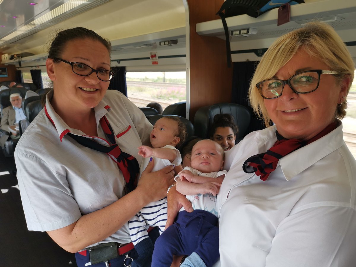 yummykalc's tweet photo. #twins First journey with #LNER @7weeks old. Meet Harry &amp; Oliver. Being closely supervised by his big brother! https://t.co/MqUrKODrip