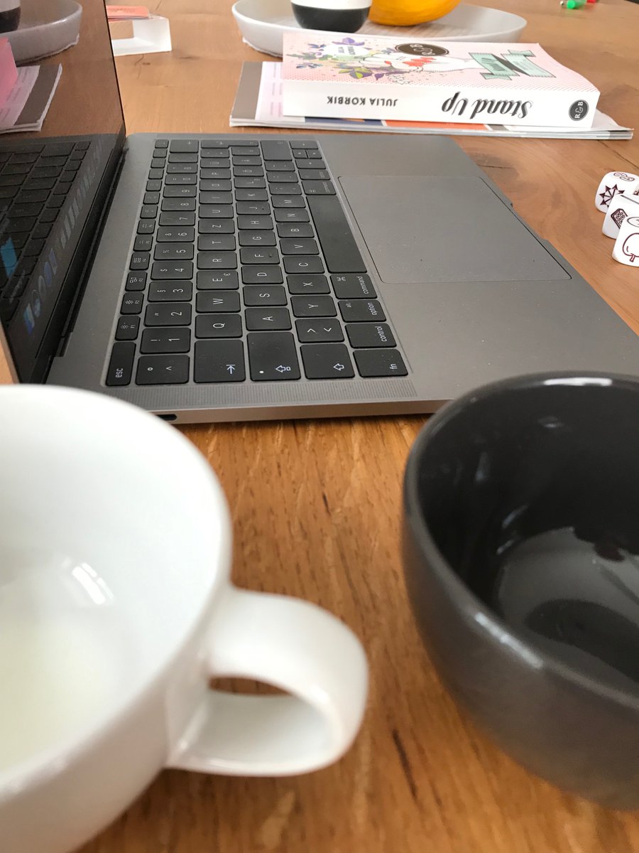 conceptpersonal's tweet photo. WHAT'S THE TIME?
It's time for the next meeting. Wichtig dabei, neben einem starken Kaffee: Zuhören, Ausreden lassen, mit Ideen der Kolleg*innen respektvoll und vorbehaltsfrei umgehen. Unterbrechen und Besserwissern kann ja jede(r).
#kommunikationsagentinnen #hallovuca #coaching https://t.co/aiNZSr39Zh