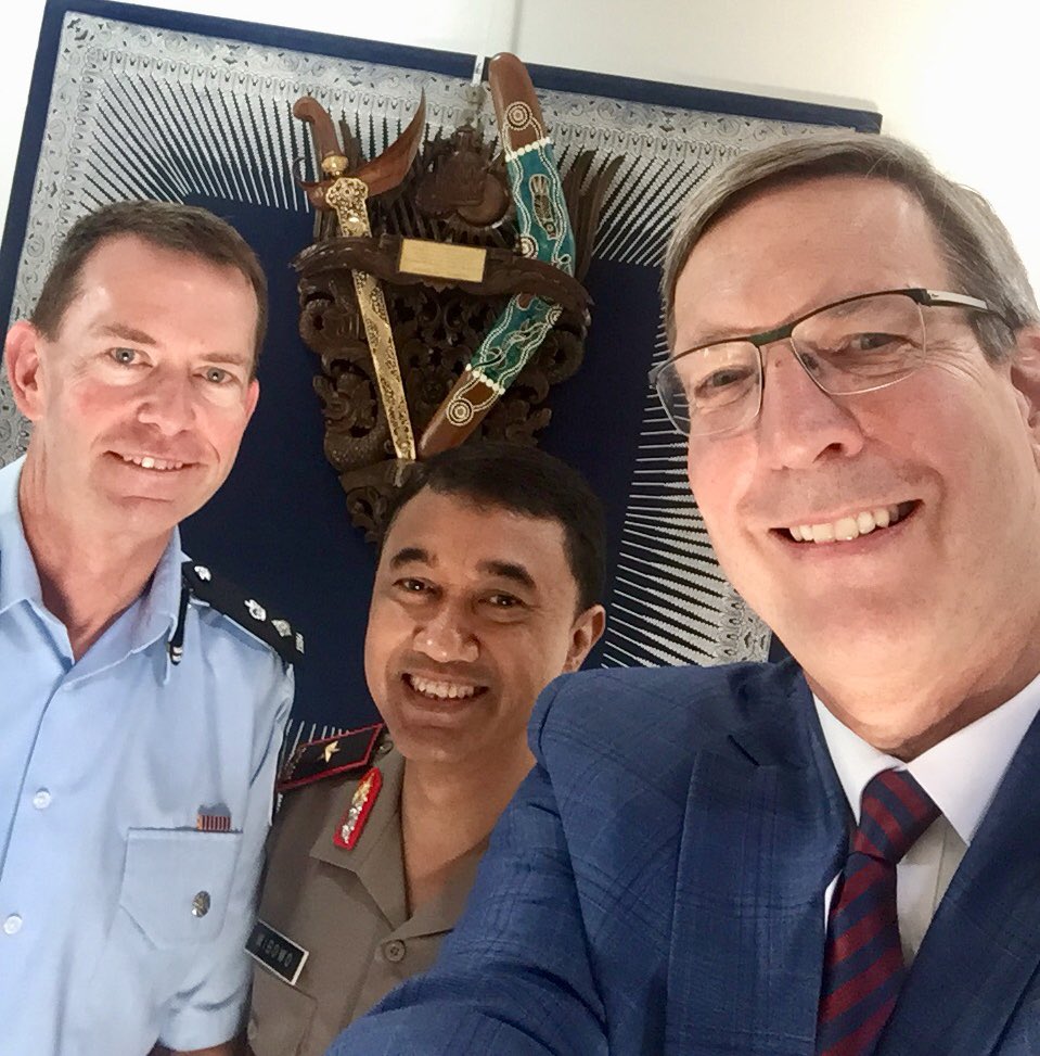 AmbMacArthur's tweet photo. Returned to #JCLEC law enforcement centre in #Semerang to see 🇨🇦 @rcmpgrcpolice trainers launch course & met #Indonesia’s @RBX_POLRI Brig Gen Wibowo, Australian @AusFedPolice Supt Davis & Canadian RCMP S/Sgt Laidlaw who is stationed on campus supporting 🇲🇨🇨🇦 security cooperation https://t.co/eTVWt7wtBn