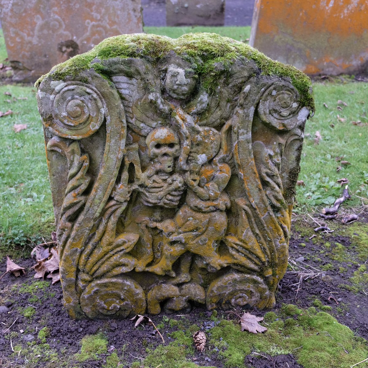 clsc_graveyards's tweet photo. Detailed carved stone at Alloway Auld Kirk #death #skeleton #wingedsoul #mementomori #alloway #ayrshire #scotland #history #ScotlandIsNow #VisitScotland @welovehistory @HistEnvScot https://t.co/B32b0PSlbe