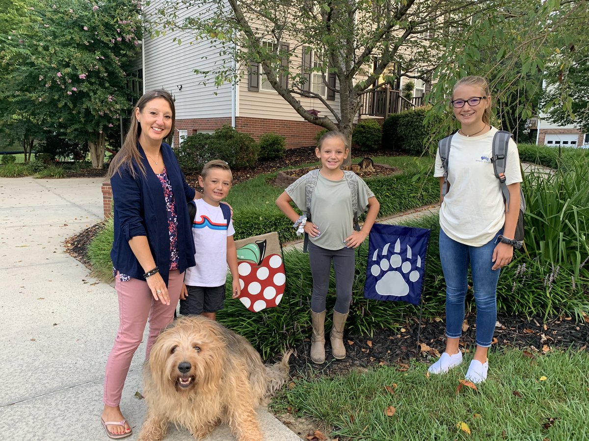 lakegirllat32's tweet image. We are excited for the 19-20 school year with the one and only #MACSawesome #MAfirstday