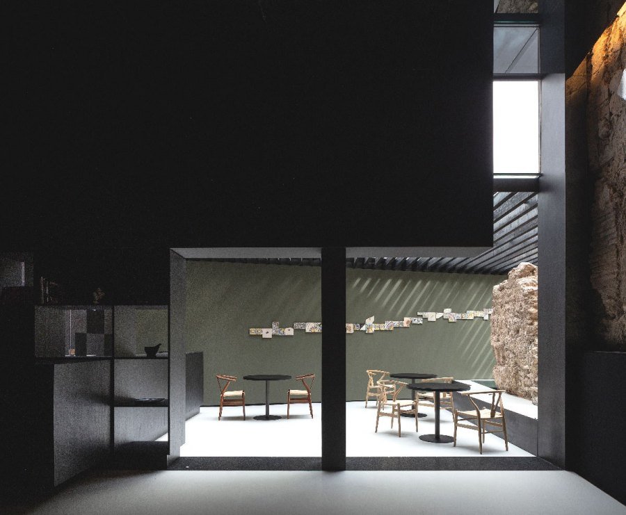 “El diseño a través de la historia es la forma más honesta de diseño”. La frase es de Francesc Rife y se aplica a proyectos como Sucede Restaurante, en el que el pasado explica un espacio y una cocina que abarca la actualidad

Diseño: Francesc Rifé Studio 
Foto: David Zarzoso