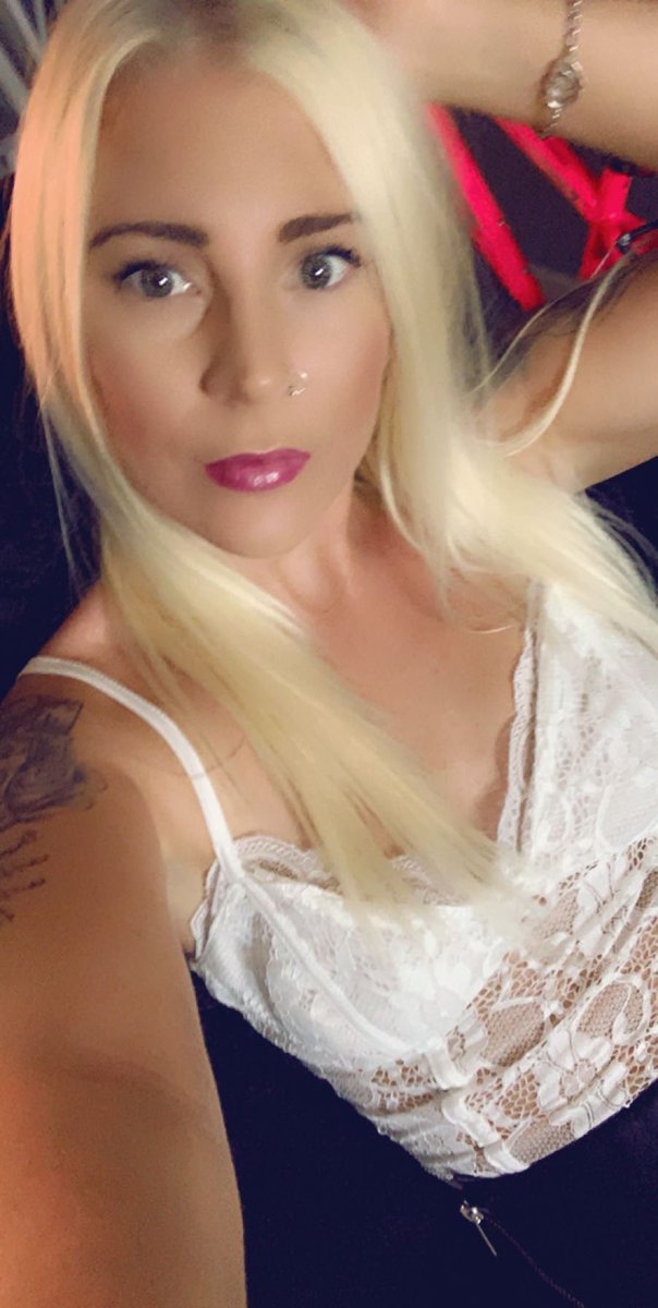 princessblond18's tweet photo. #WednesdayThoughts #selfie #Pose https://t.co/3kYHcu0qOY