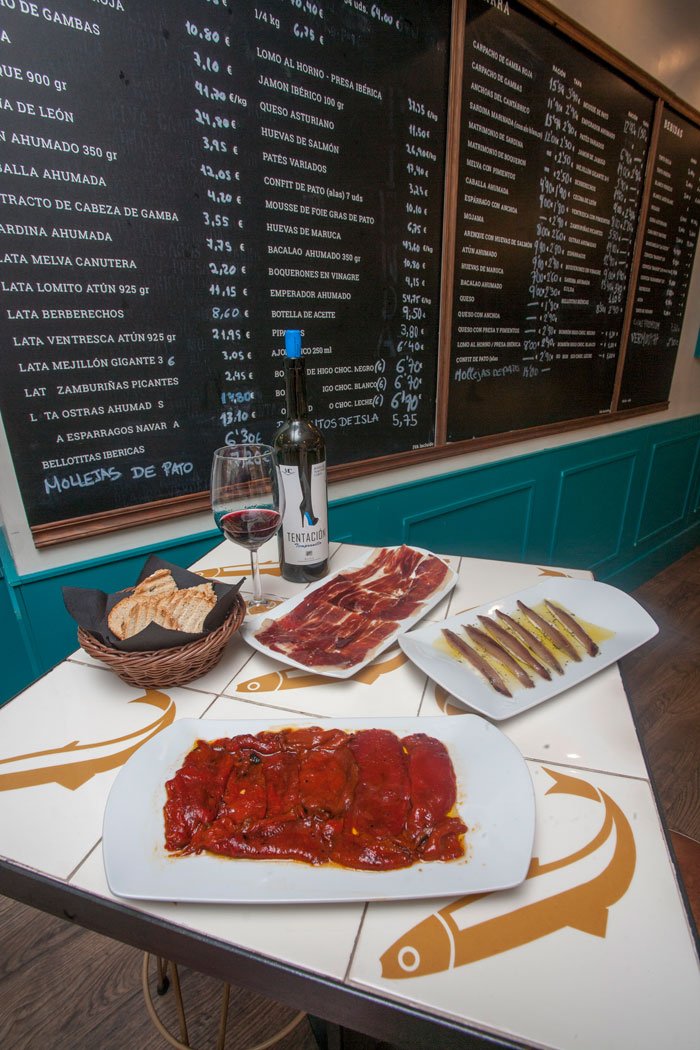 La vida se compone de pequeños grandes momentos. 😉😋
#tapas #vino #gastronomía