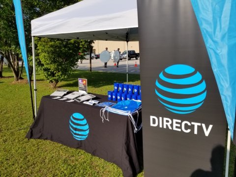 GloriabutwithaC's tweet photo. National Night Out Movie Night in Fayetteville with #OperationCeasefire @SkiboSuperstars @NikiSJeanW @calebnjohnston @GKeiling https://t.co/AtqxwiW50O