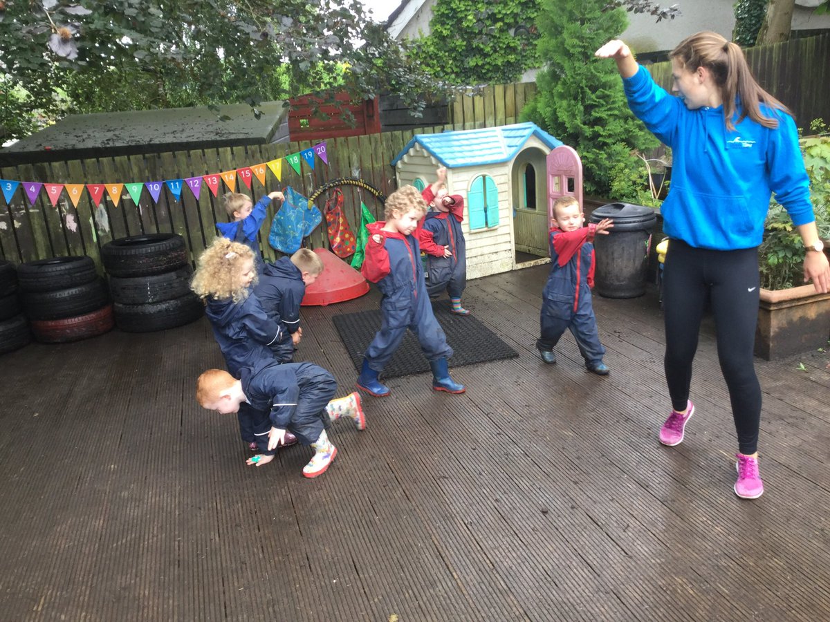 NurseryHands's tweet photo. Today we had lots of outdoor fun with Energetic Ellie, a PE student from @EdinburghUni Weโre looking forward to our next session with her already.
#earlyyears #phsyicaldevelopment #sportsclass #energeticellie #volunteer #workexperience https://t.co/eb9tR3Tao0