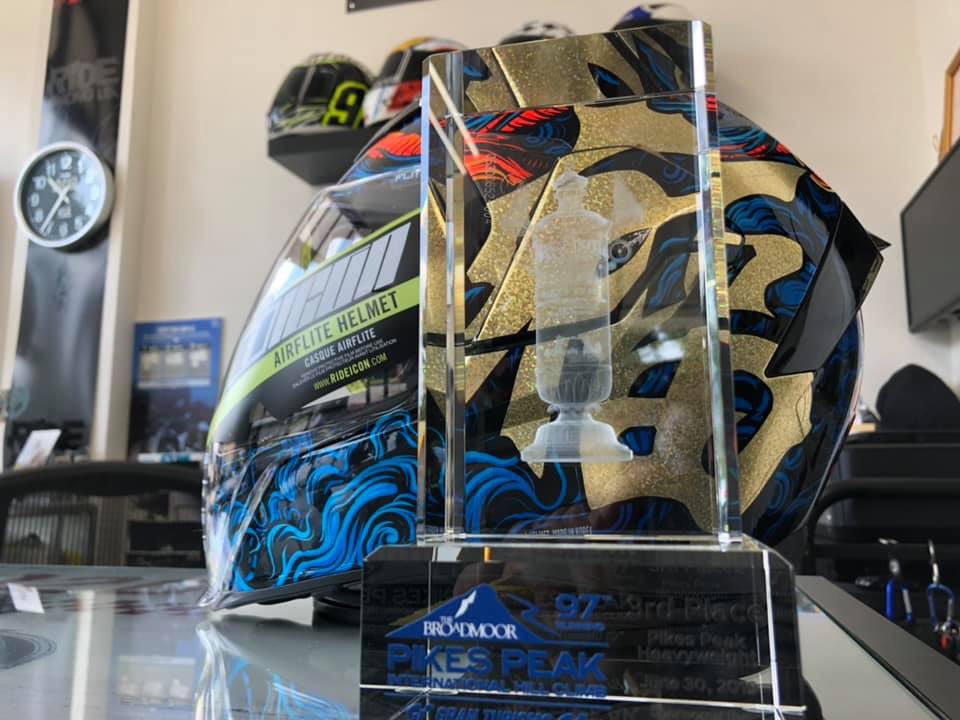 tetsugo1025's tweet image. ICONブランドのAFG MOTOSPORTSさんにZ900RSパイクスピーク号とトロフィーが展示されます😄

是非一度観に行ってください😊 谷和原インターすぐ❗️ shop.afgmoto.com/html/page1.html

土曜日は僕も遊びに行きます！動画でコース解説😄

そうだ、AFGに行こう❗️😆

#z900rs #ppihc #iconmoto #afgmoto