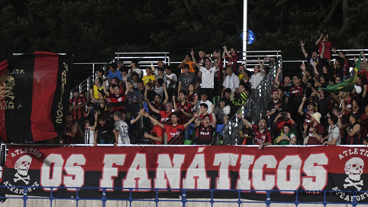 AthleticoPR's tweet photo. Festa rubro-negra no Japão!
🇯🇵🔴⚫️
📸 Miguel Locatelli/Site Oficial
#AthleticoNoJapão #SHOxCAP https://t.co/S14MrDmZr4