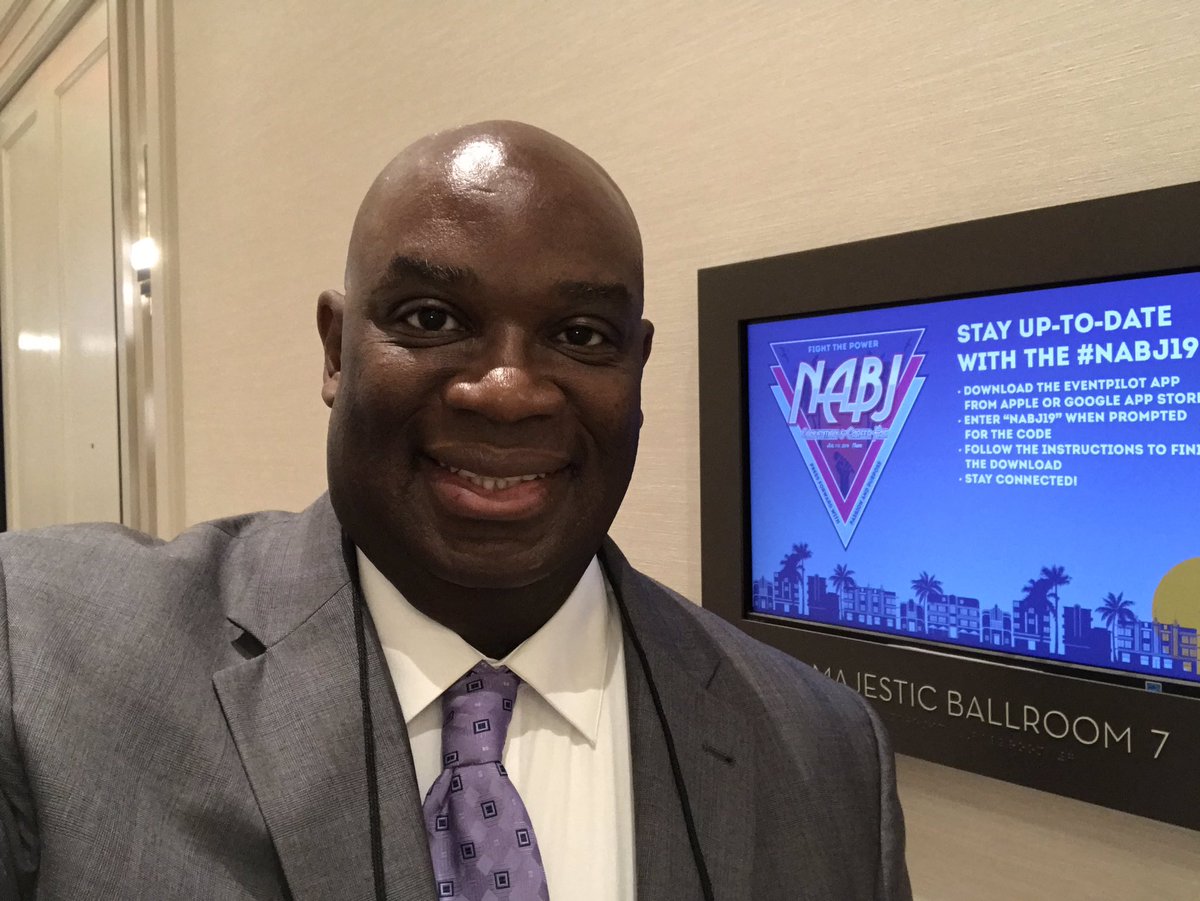 newsmandoug's tweet photo. Good morning. Iโm in Miami this week for the National Association of Black Journalists convention. If youโre here too and see me walking the halls, be sure to come over and say hi! #NABJ19 #NABJ #cnn #cnncareers #turnerlife https://t.co/rBclmqoZYy