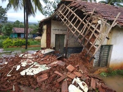 ReactingNuclear's tweet photo. #SaveUttarKarnataka #KarnatakaFloods #KarnatakaRains https://t.co/WgPJ8VNflq