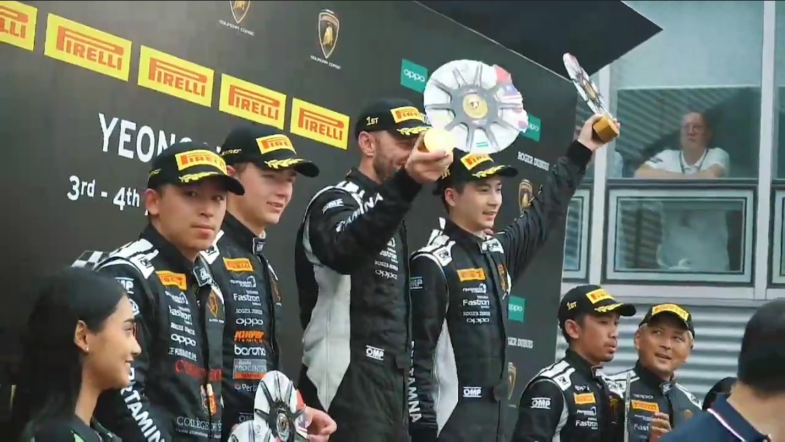 TetsuSept's tweet photo. 笠井崇志選手 #63 先日のRaceのHighlight から…
Point Leader 👍💪
https://t.co/OASaEUCoDo
@Takashikasai216 
@_fotospeedy_ 
@fffracingteam
@lamborghinisc 
@collegeduleman 
@roger_dubuis 
#collegeduleman 
#rogerdubuis 
#araihelmet 
#cosmofoods 
#cdl
#正和製菓 https://t.co/MuWbSKw67a