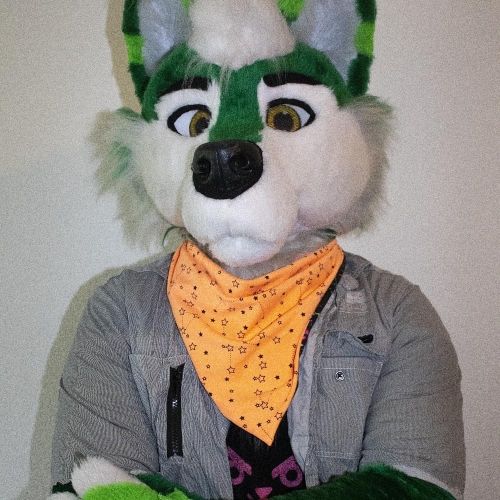 KandBcreation's tweet photo. Hello!

Voici, l'un de nos premiers modèles de bandana taille L. De type personnalisé, deux tissus différents. 
Nous sommes ouvert pour des pré-commandes.
N'hésitez pas à nous contacter. #topfurs #furswiss #Fury #furs #furryfandom #fursaccessoires #fursuit #fursbandanas https://t.co/7mB057JMyi