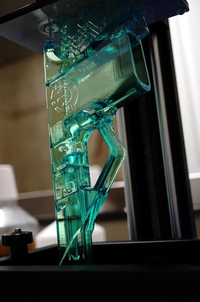 Menendez3D's tweet photo. #glock #sla #ioscribe #9mm #guns #glass #fmda #3Dprint https://t.co/wFziVh1xCA