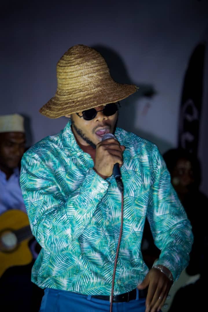 NGazaxx's tweet photo. 1-Pour la #paix 2- pour la #family ia 3- le #Respect 4- pour les #comores https://t.co/3spHb5B0uA