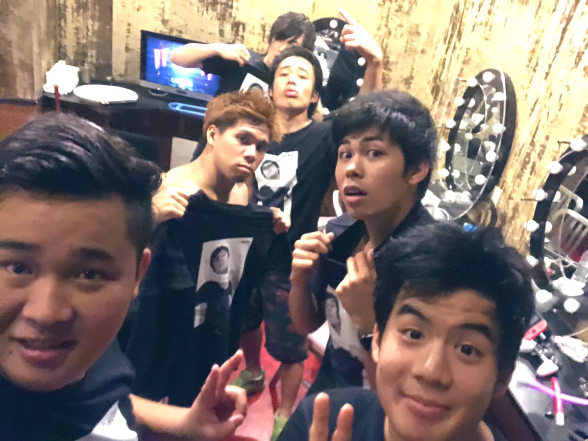 ndahoFischers's tweet photo. ufesミュージック東京来てくれた方配信見てくれた方ありがとうございました😊！！！
全員で音を楽しんで最高な時間でした💪 ツアーもまだまだ続くんでまた来てね！全国のナカマに会いに行くぜ！！
待っててね〜！！！！
#ufes https://t.co/ajbvlrQwNR