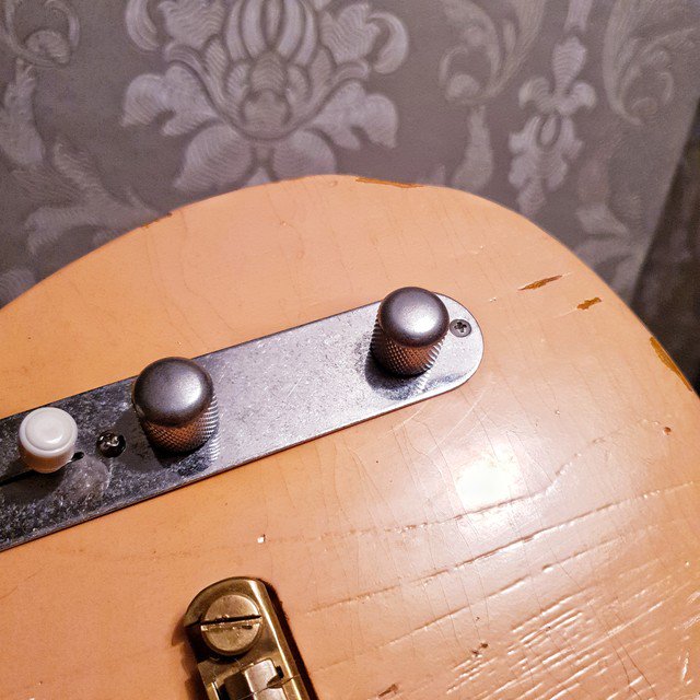 EffectsHello's tweet photo. Theres nothing better than shell pink nitrocellulose lacquer that is checking 😍
#tele #telecaster #teletuesday #luthier #grain #guitar #guitarist #pink #shellpink #nitro #lacquer #nitrocelullose https://t.co/DxSpoRnkvK
