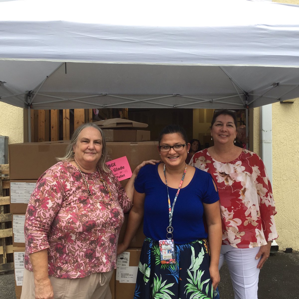 BackToBasicsIn1's tweet photo. Here are some more pictures from Tuesday! We are very glad to provide for these great schools, enabling children to learn!
-
#givingback #delivery #schooluniforms #uniform #backtoschool #helpingothers #dogood #makeadifference #empowerment #nonprofit #volunteering #Rotary https://t.co/e9Njh70F9E