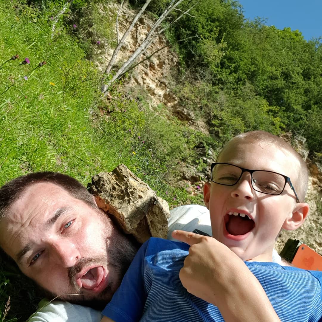 apathyacting's tweet photo. Danger! Falling Rocks! A Play in Four Pics #WarningSigns #FallingRocks #DefinitelyNotFake https://t.co/INegFIzlhi