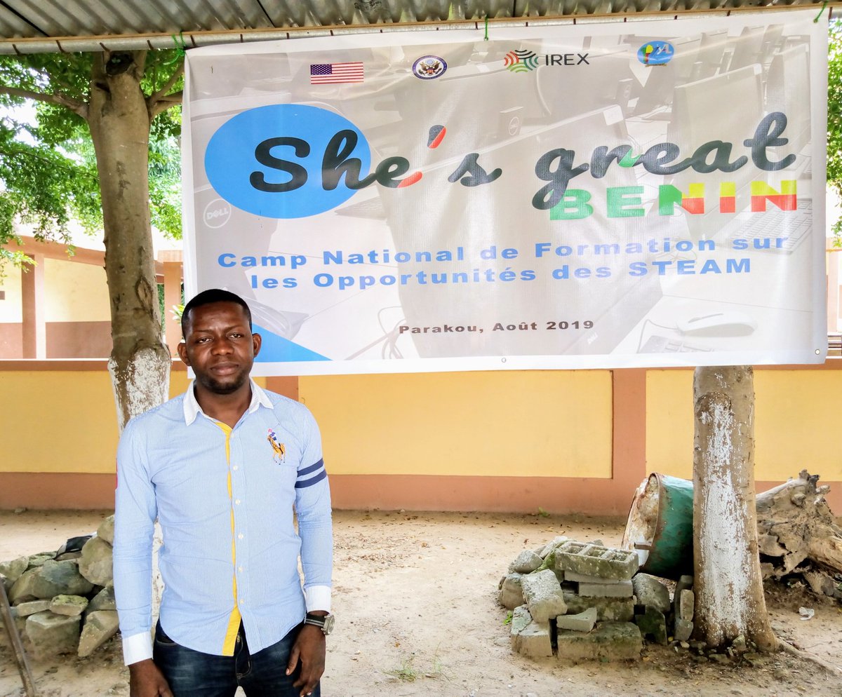 SteveHODA's tweet photo. En tant que Directeur Adjoint du Camp, nous accompagnons les 60 eleves beninois a s'interesser au STEAM et a amener la jeune fille a lever les barrieres qui l'empeche a aller au STEAM. #Sheisgreat #Irex #BYAA #Renateb https://t.co/YooV8g7jGq