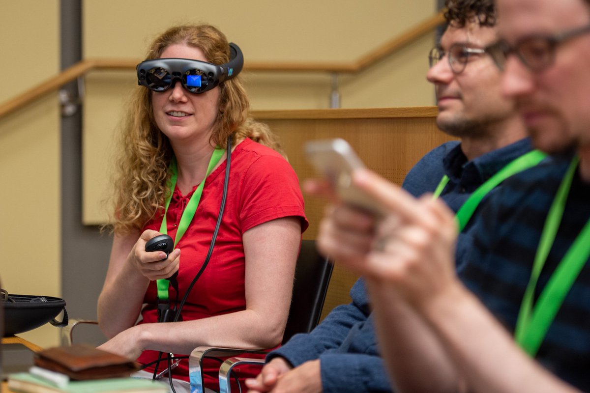 The evolution of spatial computing:
In one of today’s speech at the Balgrist #SummerSchool, Alexander Ilic, Senior Director <a href="/magicleap/">Magic Leap</a> emphasizes how spatial computing can help display interactive, complex information for medical professionals. 
#AugmentedReality