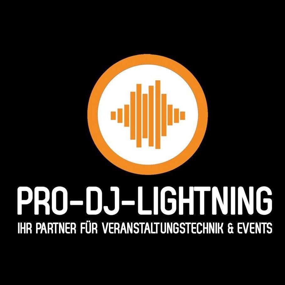 equinale's tweet photo. In #mecklenburgvorpommern tut sich was Gutes 🎉🐎🎬#mvtutgut 
.Wir möchten euch gerne unsere Equinale Partner aus MV vorstellen.
Anne und Martin von der @juttaapp 
 @prodjlightning Veranstaltingstechnik #Wismar
@schlossneuhoff #equinale #pferdeapp #juttaapp #schwerin #pferde https://t.co/vSNgG6dRew