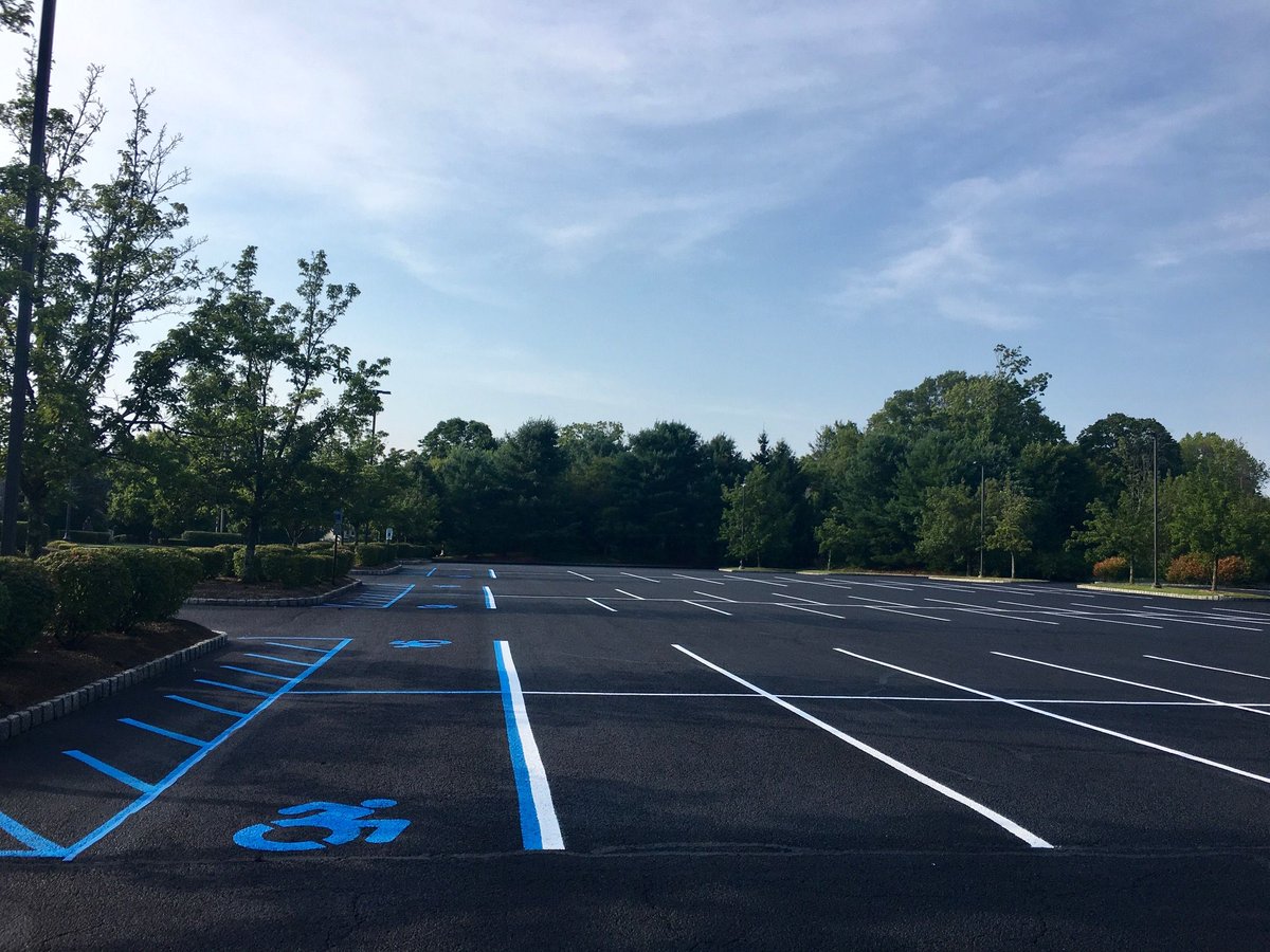 BEFORE>AFTER 
OLD>NEW
GREY>BLACK
CRUSTY>FRESH
#ebpave #SealcoatNewJersey #sealcoat