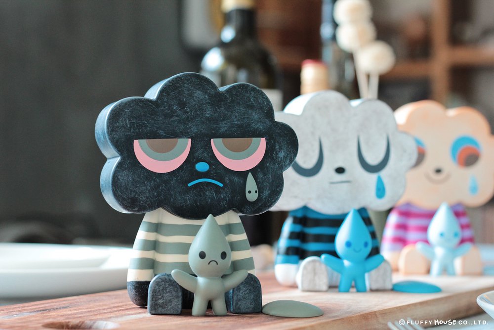 _myplasticheart's tweet photo. Please don’t take my sunshine away unless it’s with these cute new sad cloud figures by @fluffyhouse00 and @amandavisell Pre-order one of these sourpusses today at https://t.co/1C8SIhuMCg #cloud #fluffyhouse #designertoys #amandavisell #sadcloud #arttoys
https://t.co/PVx03g7aTv https://t.co/0s2L8fPYiv