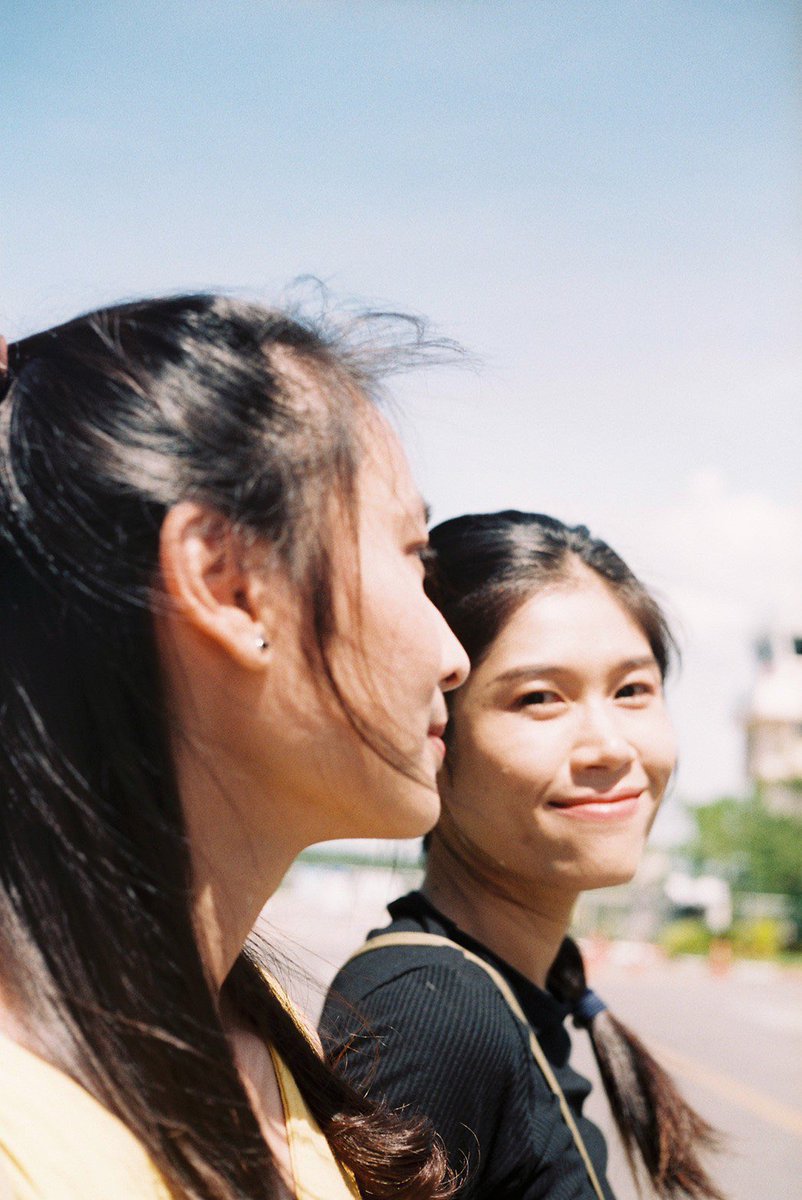 Concinna26's tweet photo. เล่นกับซ้น ☀️ . . . It’s so hot #เชียงคาน #ทริปหลงรักเลย #concinna https://t.co/mqV3l8oA4j