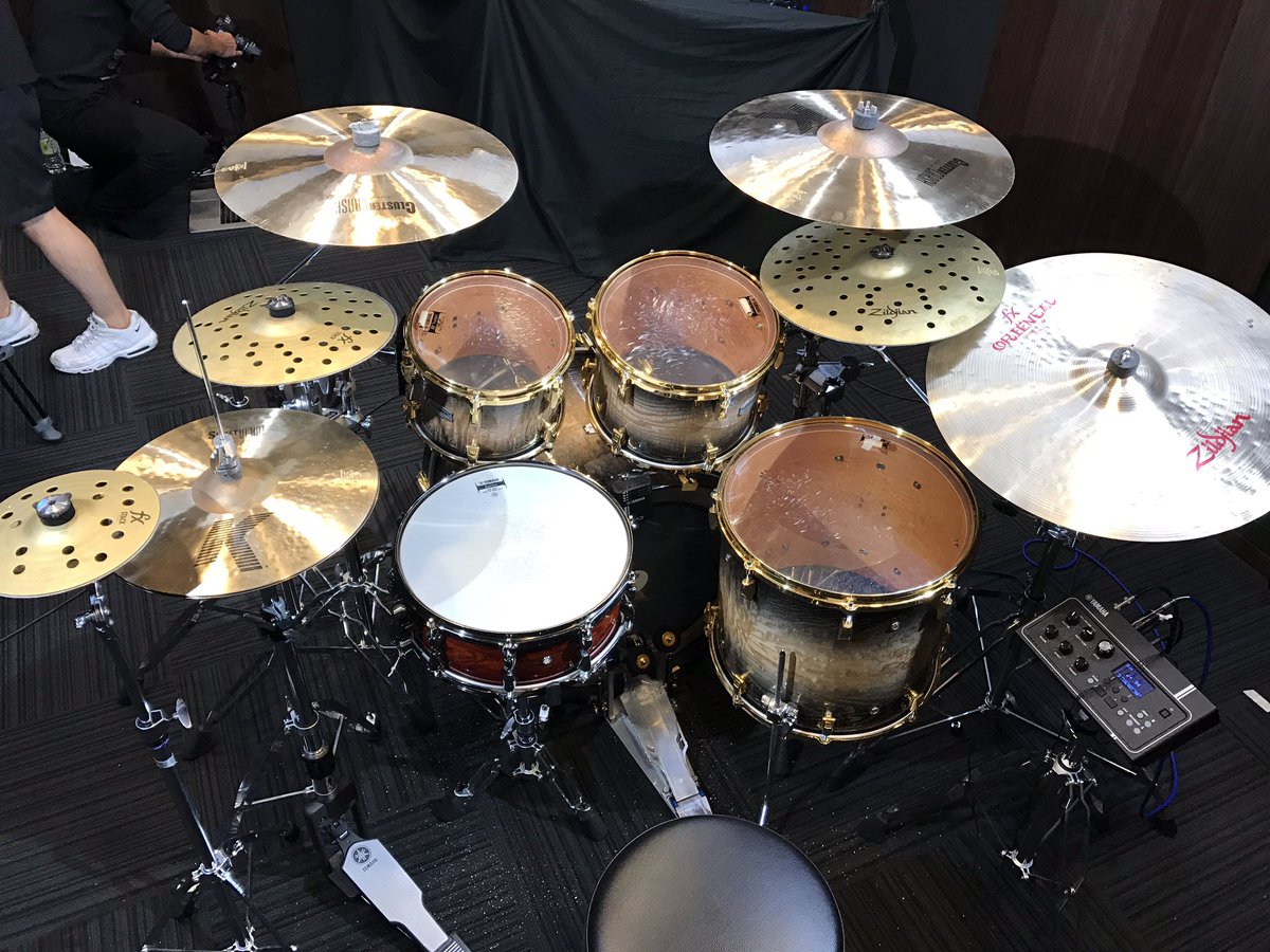 Soy_drums's tweet photo. 今日は某Zildjianの某シンバルの撮影でした!w
良い酒が飲めて幸せや!
#drums #zildjian #stackcymbals @zildjiancompany https://t.co/GalfXJOs8Y