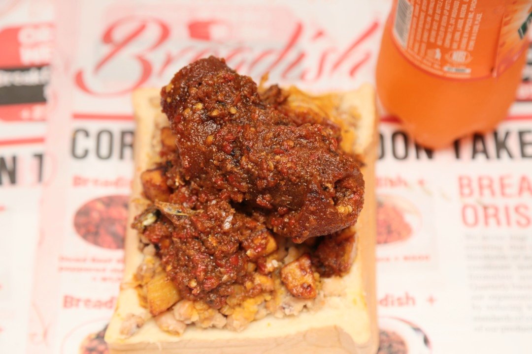 mybreadish's tweet photo. @_JustFEMI Sir. See our Ewa Agoyin&amp; Bread, dodo, beef, ponmo &amp; smoked fish. Pic1 N700. Pic 2 N1100. We're @55 Finbarrs Rd, Akoka, Yaba- we deliver across Lagos. Our Bread sells like fire. We have Butterscotch, Sardine, Chicken, Coconut, Wheat, Chocolate, Fruit, White Bread @travel_delicacy https://t.co/S8rKD02h48