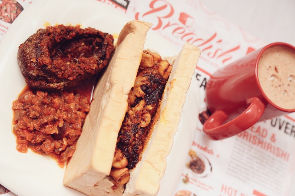 mybreadish's tweet photo. @_JustFEMI Sir. See our Ewa Agoyin&amp; Bread, dodo, beef, ponmo &amp; smoked fish. Pic1 N700. Pic 2 N1100. We're @55 Finbarrs Rd, Akoka, Yaba- we deliver across Lagos. Our Bread sells like fire. We have Butterscotch, Sardine, Chicken, Coconut, Wheat, Chocolate, Fruit, White Bread @travel_delicacy https://t.co/S8rKD02h48