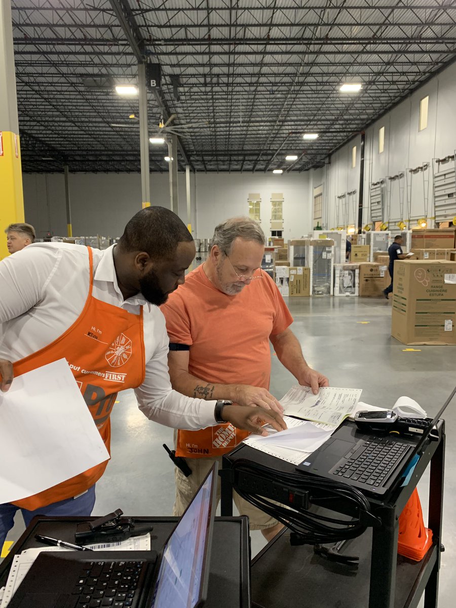 crystal_hanlon's tweet photo. A great time in our ELIZABETH MDO, Awesome team making a huge difference for our customers! Thanks for all you all do, we appreciate you! https://t.co/WfFQb54SCp