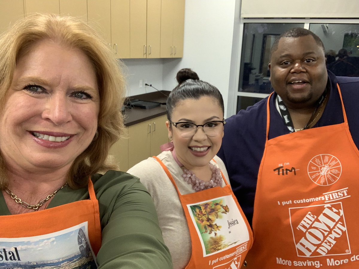 crystal_hanlon's tweet photo. A great time in our ELIZABETH MDO, Awesome team making a huge difference for our customers! Thanks for all you all do, we appreciate you! https://t.co/WfFQb54SCp