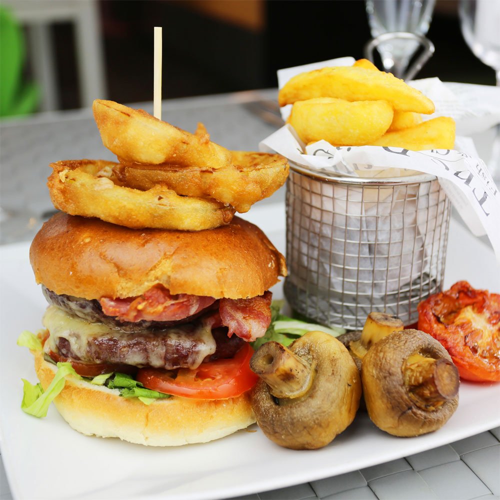 NDAC_co_uk's tweet photo. Enjoy delicious food &amp; drink at our View Cafe Bar.

We've spectacular views, extensive menus and a wide variety of delicious meals for you to enjoy.

https://t.co/sIKpFBg1AX

#Chepstow #DeanWye #Gloucestershire  #Food #PlacesToEat #NDAC #ViewCafeBar #FoodandDrink #FREEwifi https://t.co/gq6PEQ1lzZ