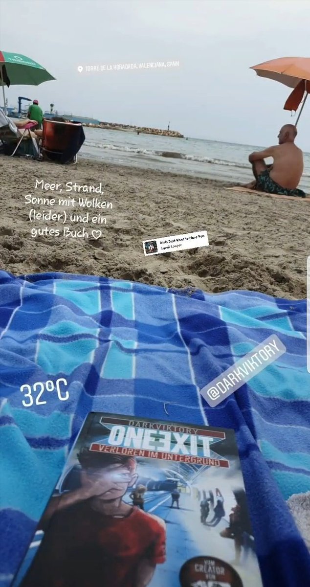 Elielein's tweet photo. Da postest du auf Insta, dass du das Buch von @darkviktory ließt...kommt dein 13- jähriger Neffe zurück aus dem Wasser....schaut sich das Buch an..und ließt es nun selbst...... so viel dazu...aber hey....@darkviktory du hast einen neuen 'fan'/supporter :)
#oneexit #darkviktory https://t.co/OLh4HyBAC8