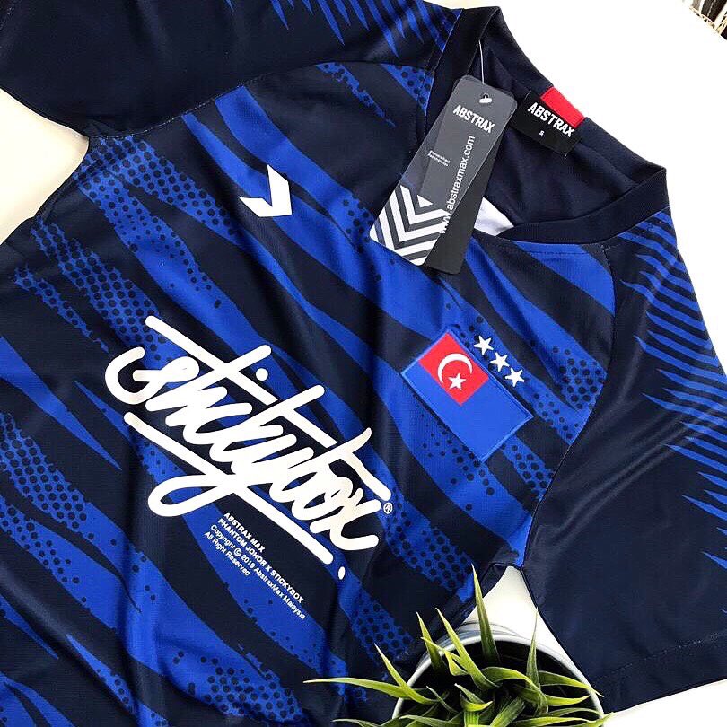stickyboxco's tweet photo. Ayuh Johor! Abstrax Max Phantom Johor Stickybox Edition are now available online. Limited quantities. Contact us for more info. #stickybox #abstraxmax #phantomjohor #jdt https://t.co/O3xqCoWL68