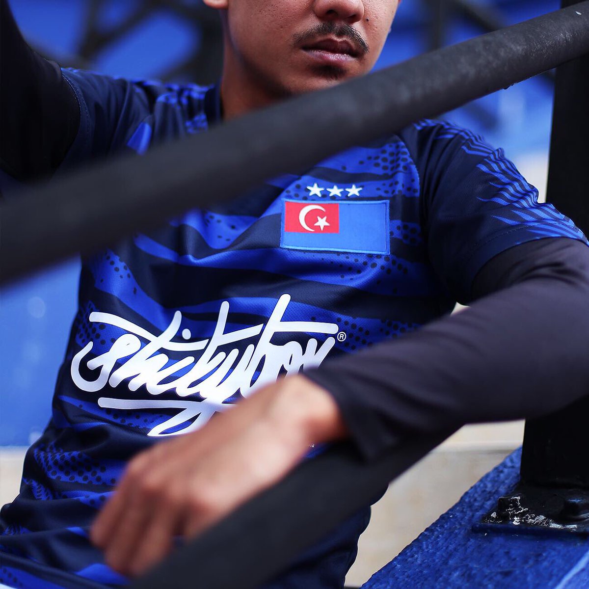 stickyboxco's tweet photo. Ayuh Johor! Abstrax Max Phantom Johor Stickybox Edition are now available online. Limited quantities. Contact us for more info. #stickybox #abstraxmax #phantomjohor #jdt https://t.co/O3xqCoWL68